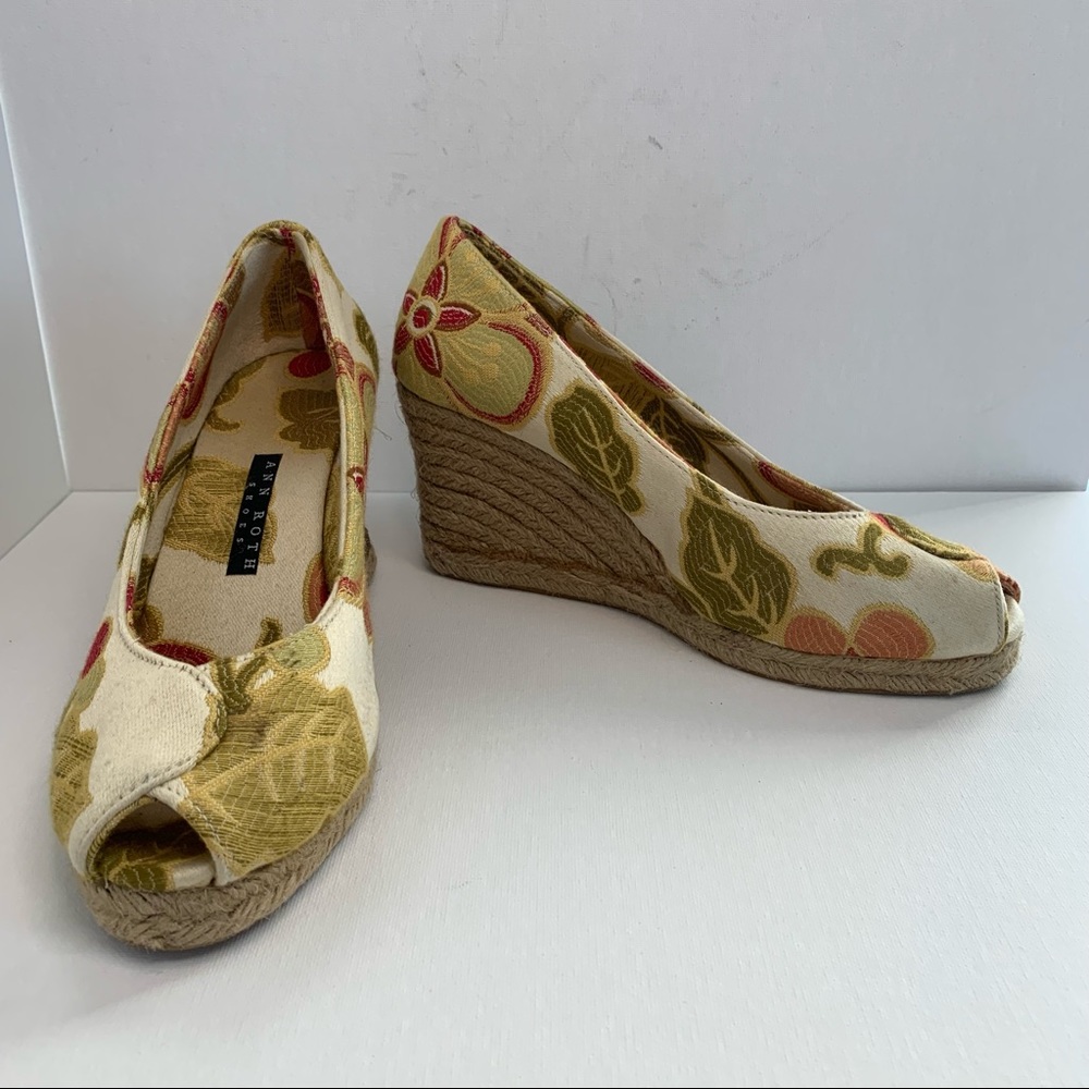 Ann Roth Cloth Peep Toe Wedges Sz 39(US 9)